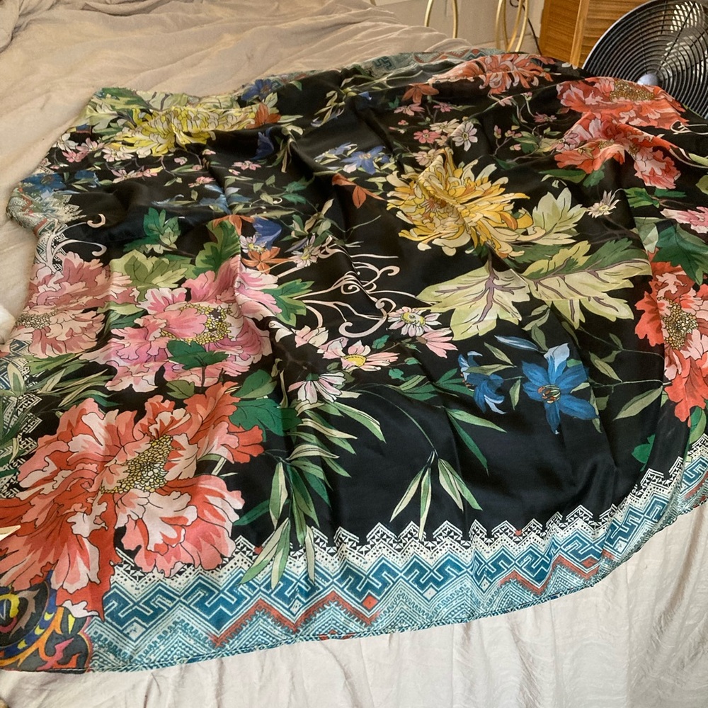 Johnny was beautiful scarf. 💯 silk large scarf. New with tags from Niemans.